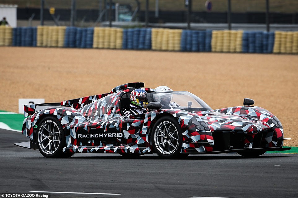 The design shows that the car is likely to have a targa-top roof section that can be removed and an aggressive top air intake