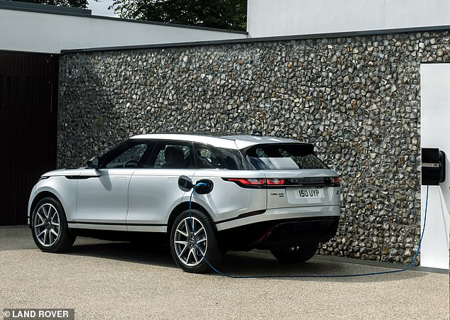 With the 17.1kWh lithium ion battery fully charged, it can be driven for 33 miles in pure electric mode