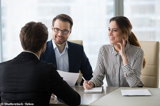 South after: Office jobs for assistants, administrators and people in customer services