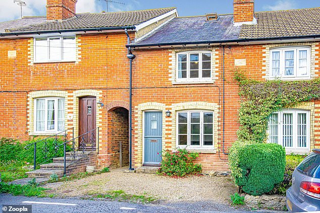 Keen for Kent? This three-bed cottage in Weald, Sevenoaks, is for sale for £500,000